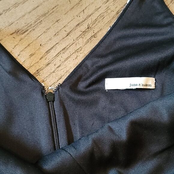 gold and black metallic romper S - Picture 4 of 6